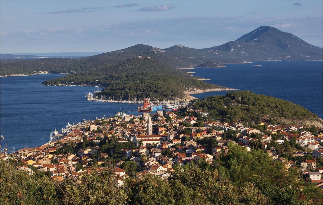 Lovely Apartment In Mali Losinj With Kitchen Exterior foto
